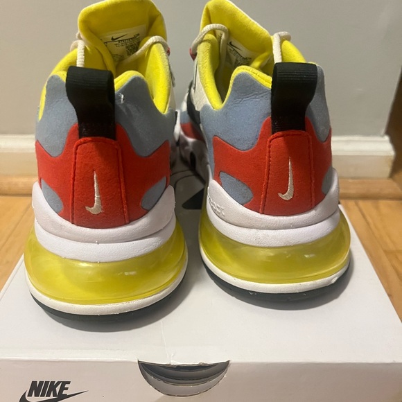Nike Air Max 270 React - Women’s Size 7 - Picture 4 of 7